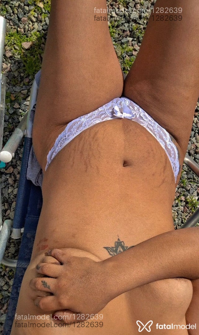 Acompanhante mulher morena (o) de olhos castanhos - Julia B