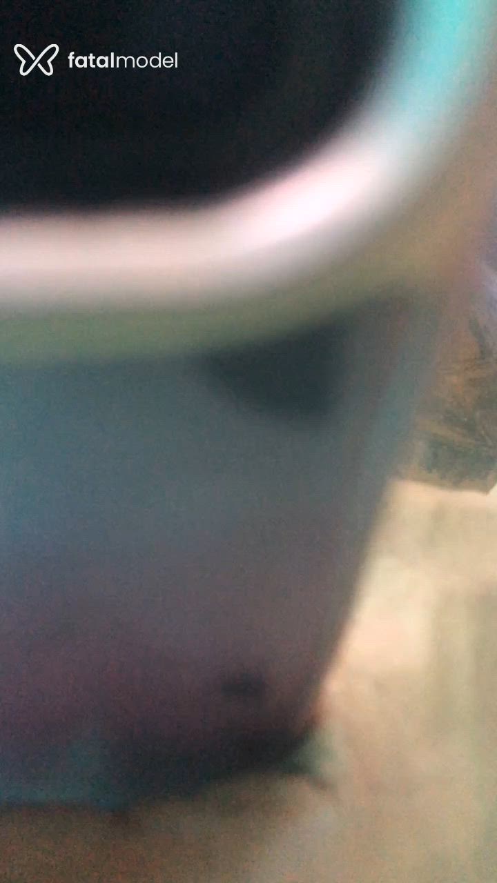 Acompanhante mulher trans morena (o) de olhos pretos - Morenaquente