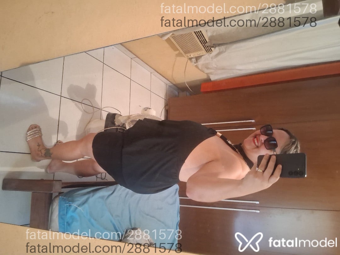 Acompanhante mulher com cabelo castanho de olhos mel - Tati Foguetinho