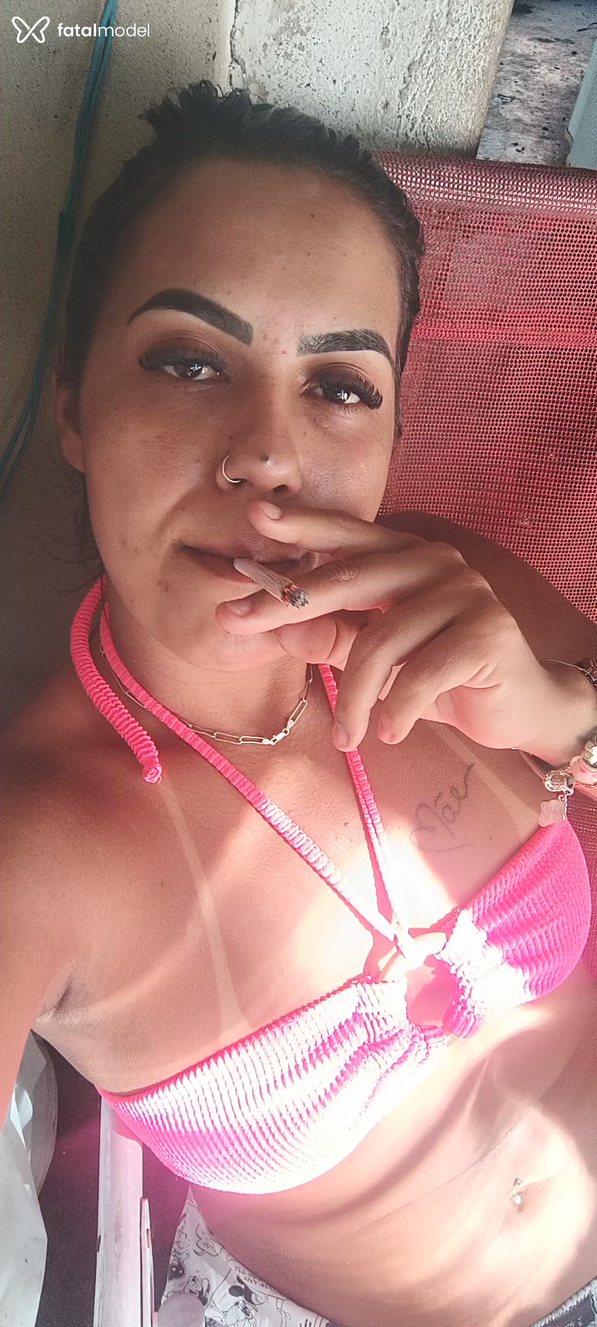 Acompanhante mulher com cabelo castanho de olhos castanhos em Virtual Acompanhante mulher com cabelo castanho de olhos castanhos em Virtual - Mariana