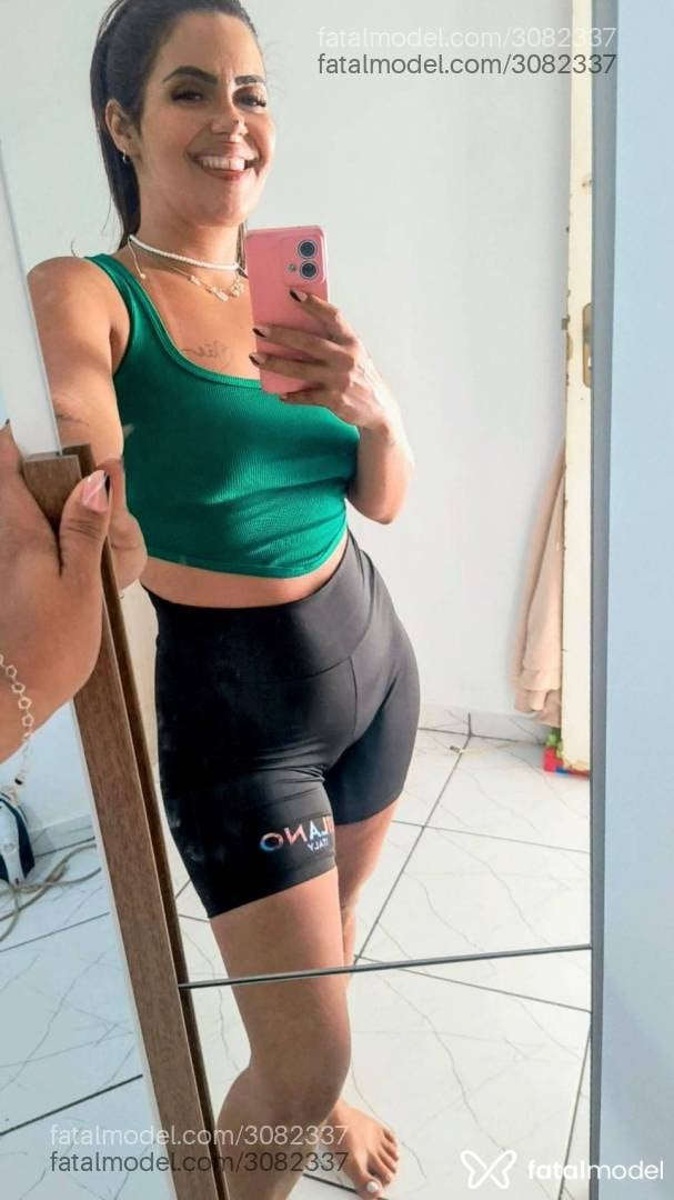 Acompanhante mulher com cabelo castanho de olhos castanhos em Virtual - Mariana