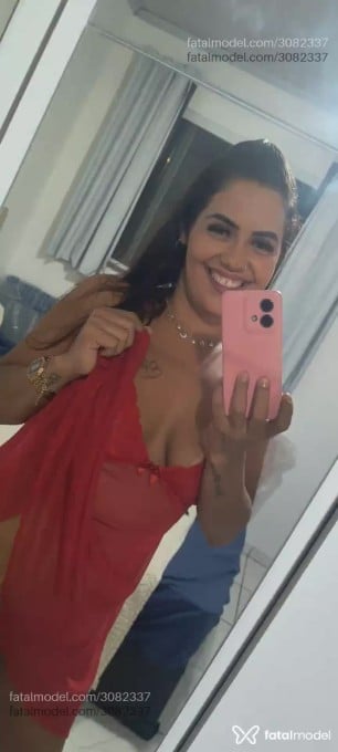 Acompanhante mulher com cabelo castanho de olhos castanhos em Virtual - Mariana