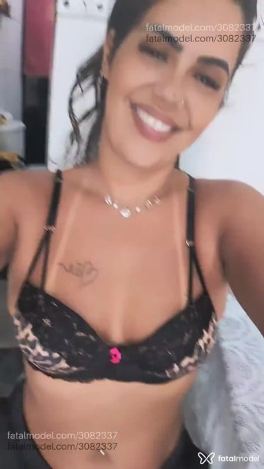 Acompanhante mulher com cabelo castanho de olhos castanhos em Virtual - Mariana
