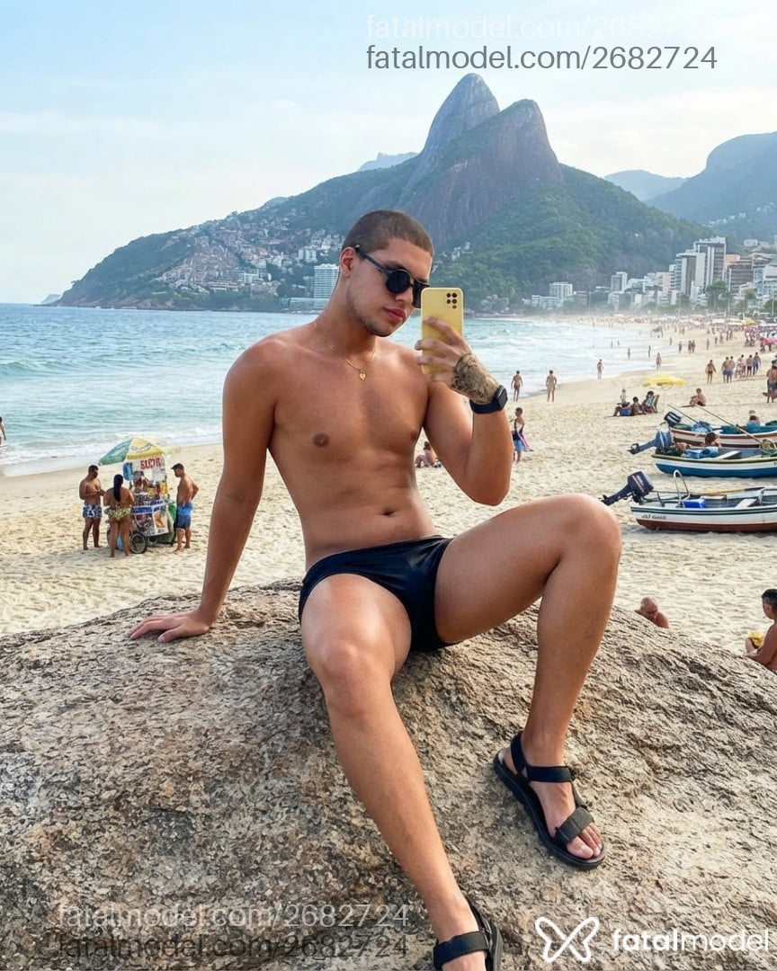 Acompanhante homem morena (o) de olhos azuis - Caio