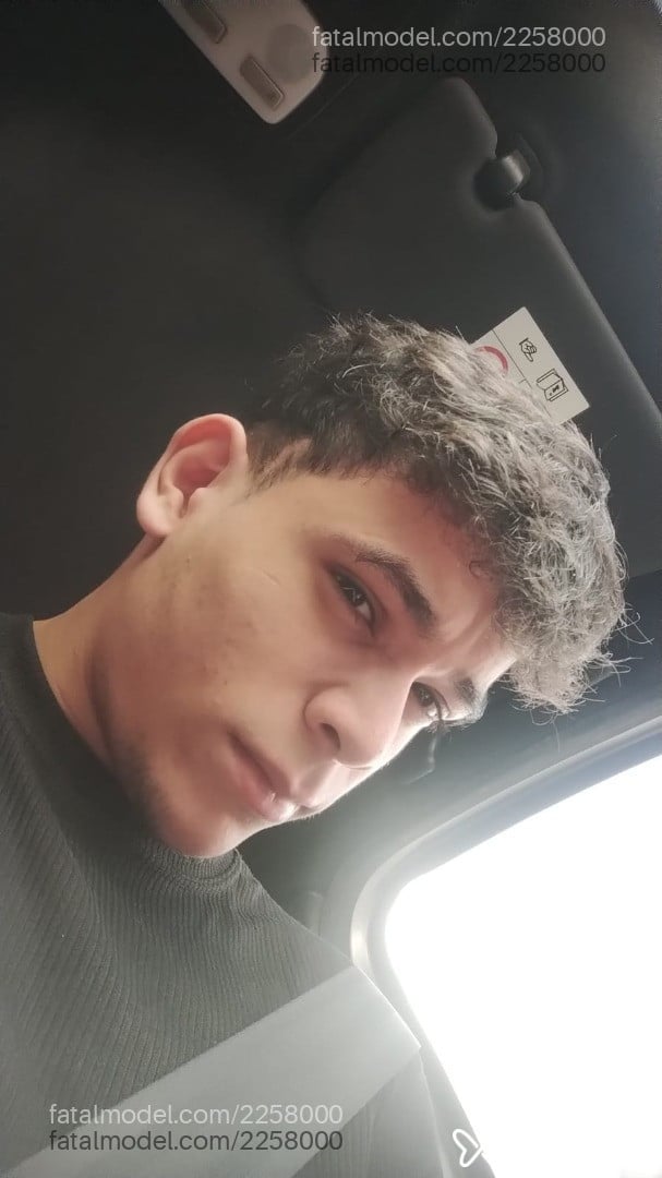 Acompanhante homem morena (o) de olhos castanhos - Edmello
