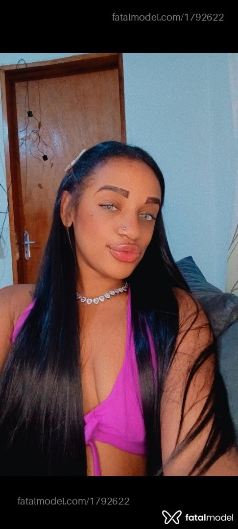 Acompanhante mulher com cabelo castanho de olhos mel - Luna