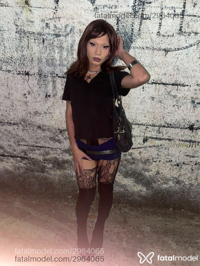 Acompanhante mulher trans morena (o) de olhos castanhos - Vick