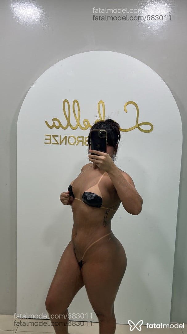 Acompanhante mulher morena (o) de olhos mel - Demi Bueno