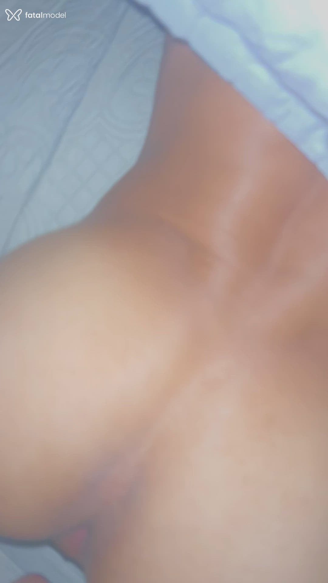 Acompanhante mulher trans morena (o) de olhos pretos - Emilly