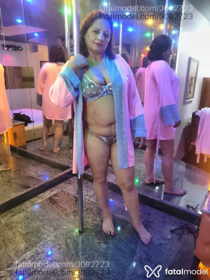 Acompanhante mulher com cabelo castanho de olhos castanhos - Maria Luiza