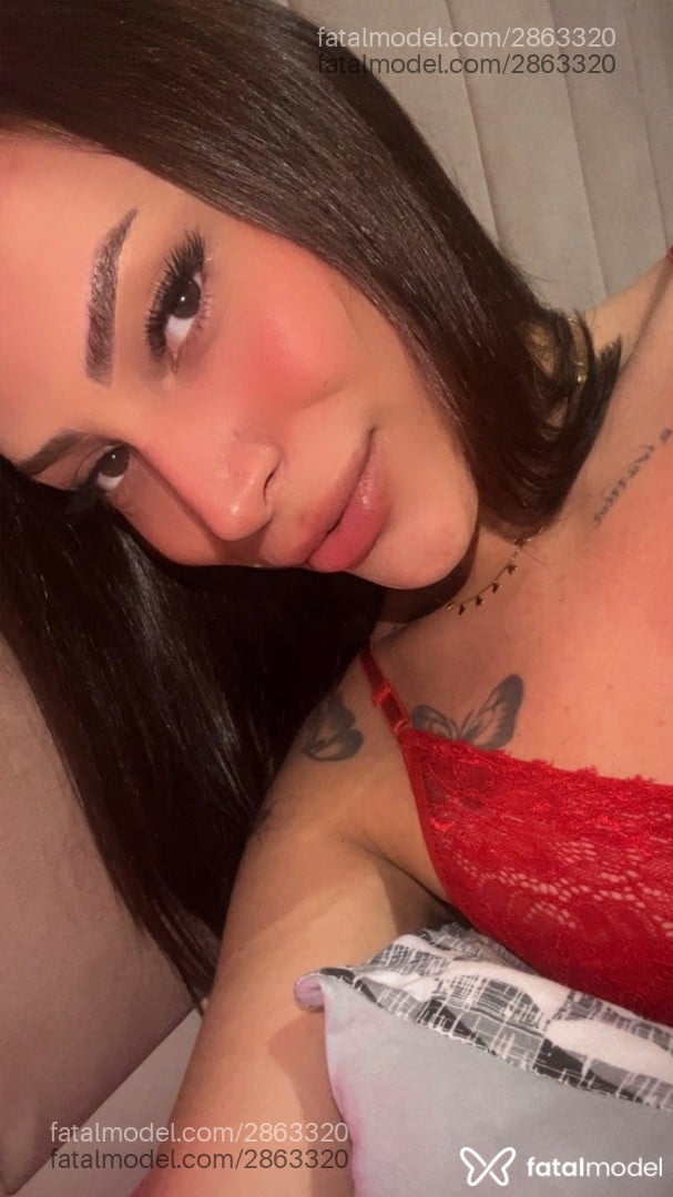 Acompanhante mulher trans morena (o) de olhos castanhos - Bruna Lins Acompanhante mulher trans morena (o) de olhos castanhos - Bruna Lins