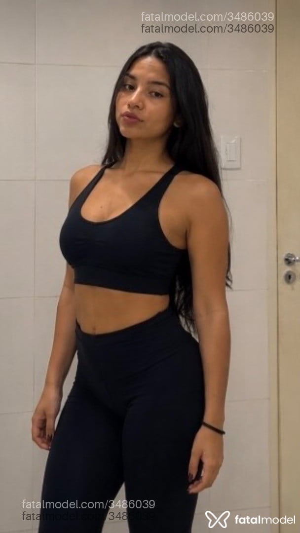 Acompanhante mulher com cabelo castanho de olhos castanhos - Milena Carvalho