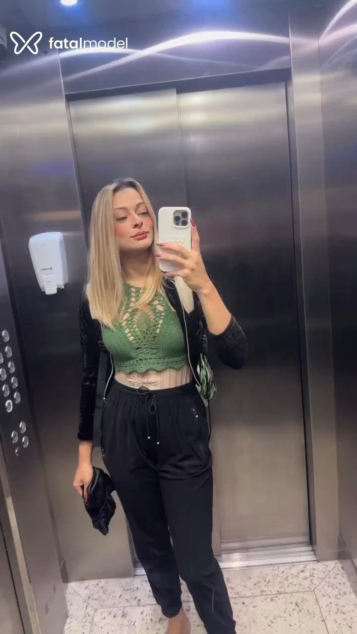 Acompanhante mulher loira (o) de olhos verdes - Lady Rubi