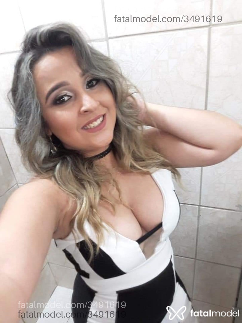 Acompanhante mulher loira (o) de olhos castanhos - Lisane Del Sarto
