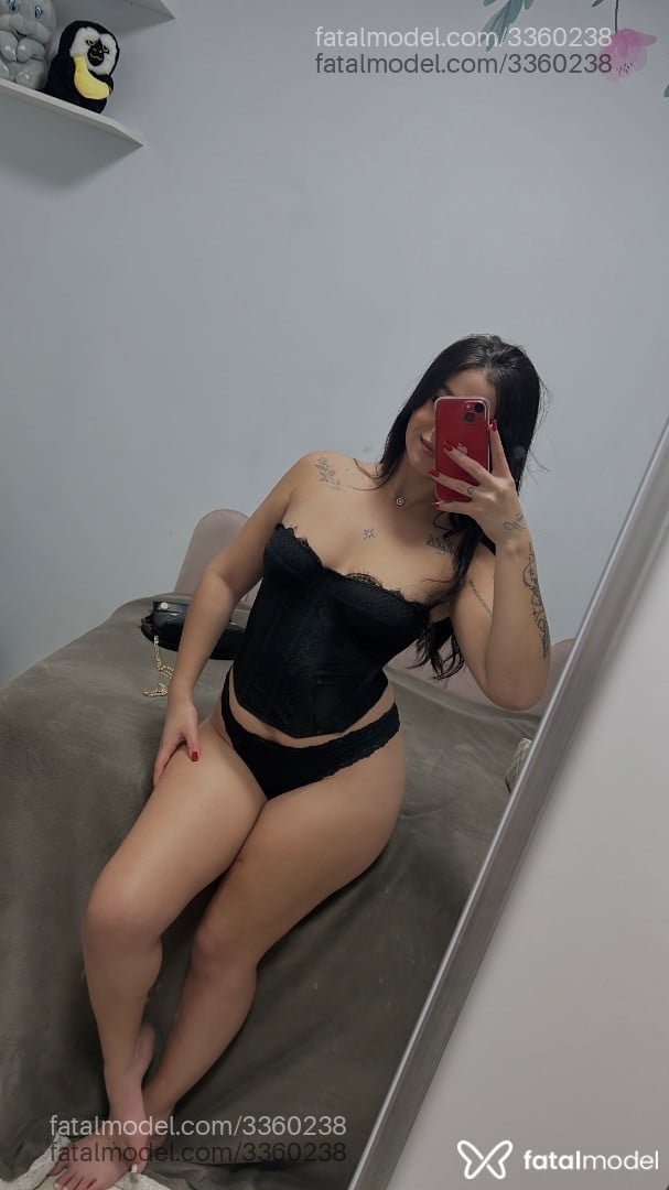 Acompanhante mulher morena (o) de olhos castanhos - Angel