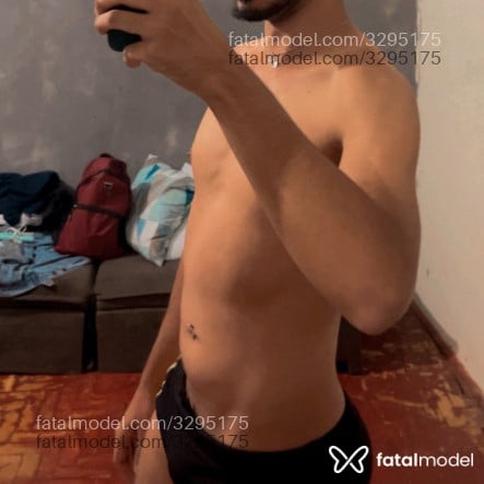Acompanhante homem morena (o) de olhos pretos - Matheusszcz