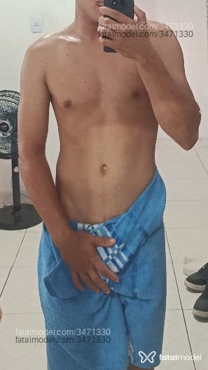 Acompanhante homem morena (o) de olhos castanhos - Hb Vstl