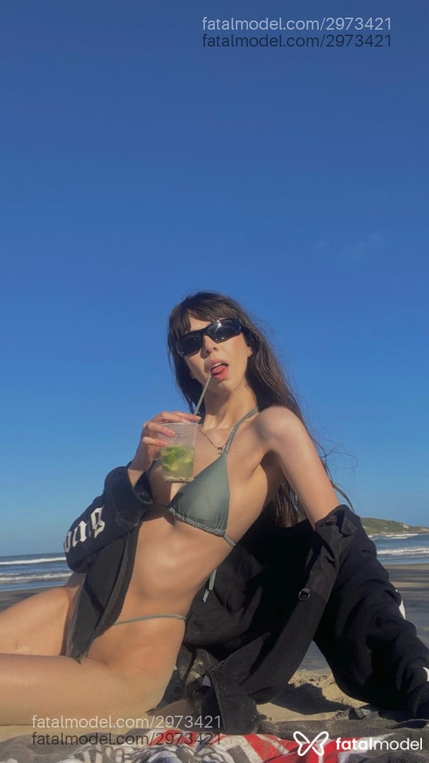Acompanhante mulher com cabelo castanho de olhos castanhos - Ali Pas