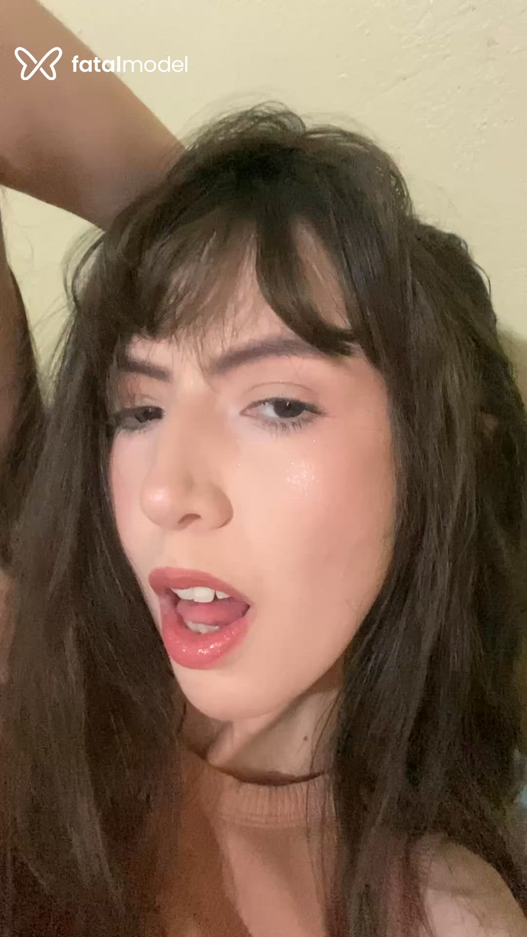 Acompanhante mulher com cabelo castanho de olhos castanhos - Ali Pas