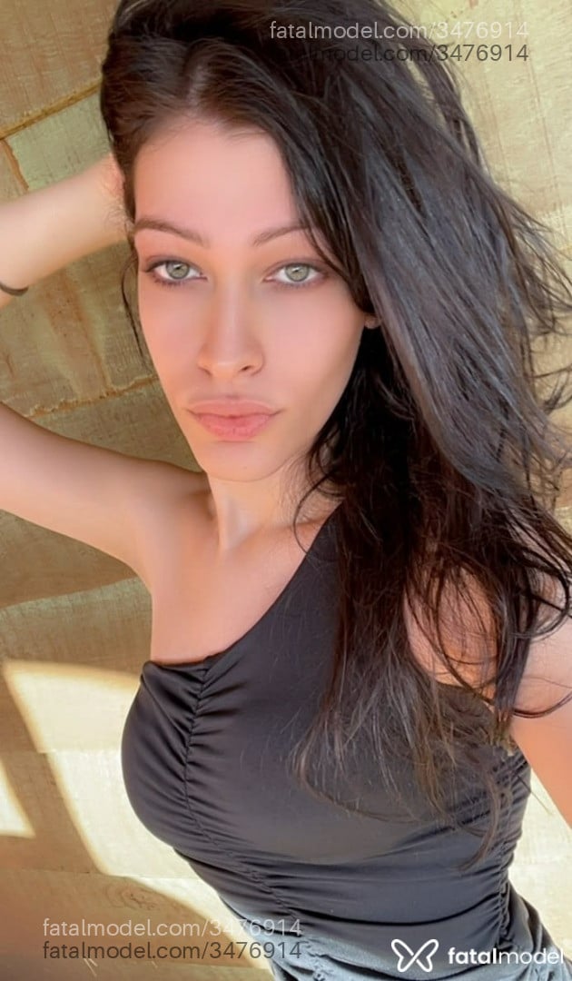 Acompanhante mulher trans morena (o) de olhos verdes - Venetia
