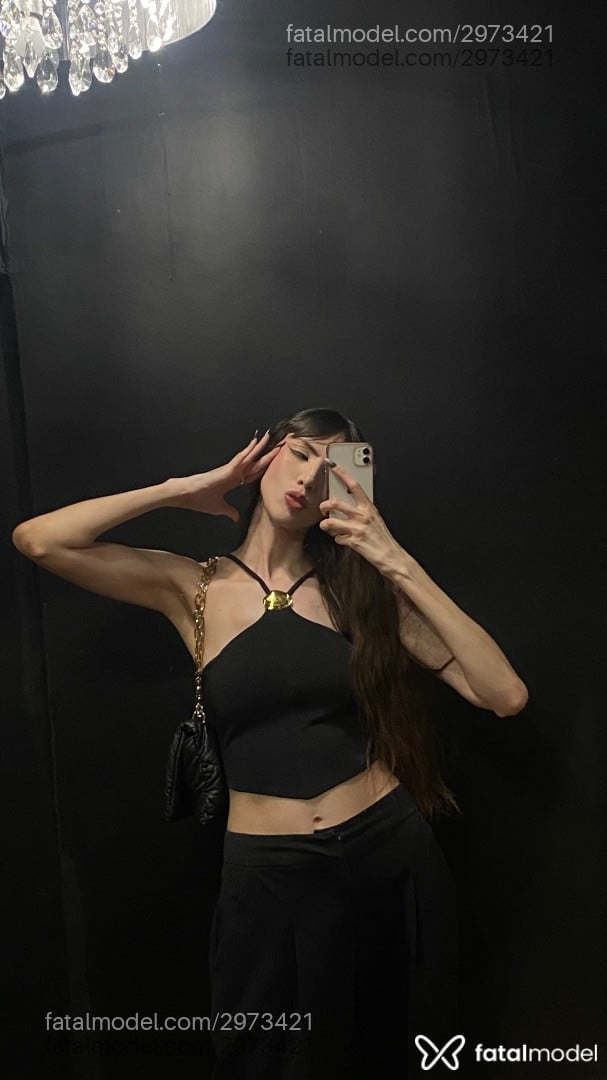 Acompanhante mulher com cabelo castanho de olhos castanhos - Ali Pas