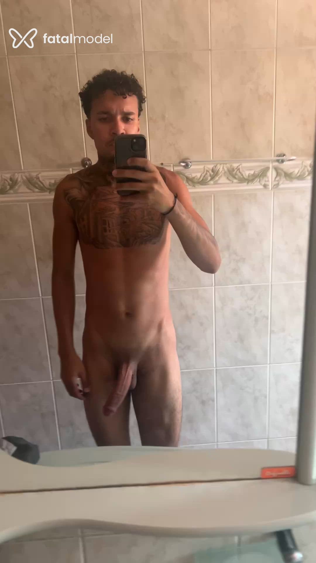 Acompanhante homem com cabelo castanho de olhos castanhos - Xavier