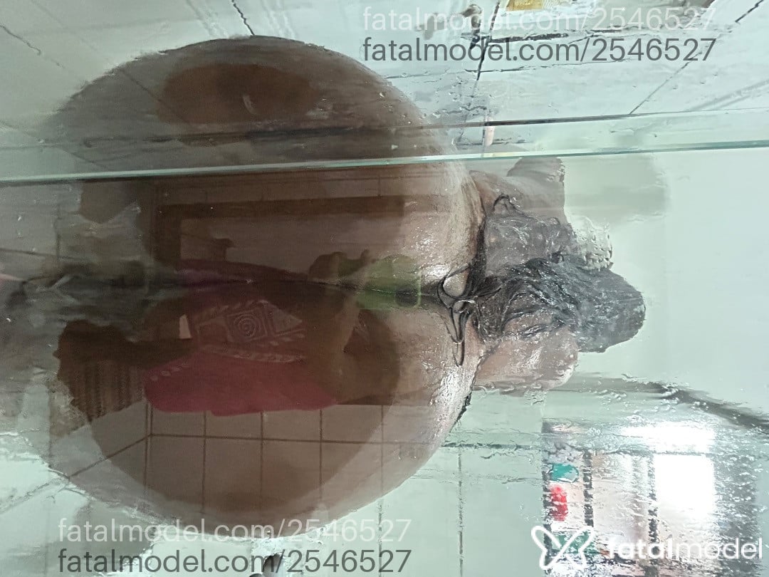 Acompanhante mulher trans morena (o) de olhos pretos - Allana Cardoso