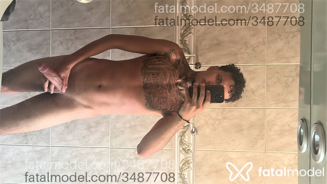 Acompanhante homem com cabelo castanho de olhos castanhos - Xavier