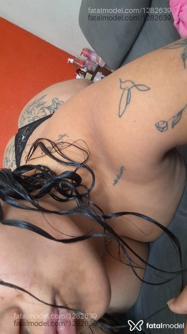 Acompanhante mulher morena (o) de olhos castanhos - Bia