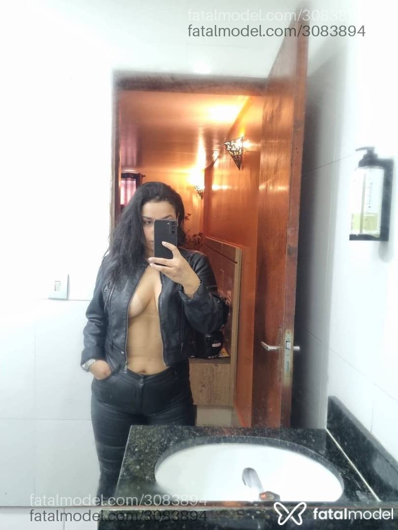 Acompanhante mulher com cabelo castanho de olhos mel - Valentina Moreau