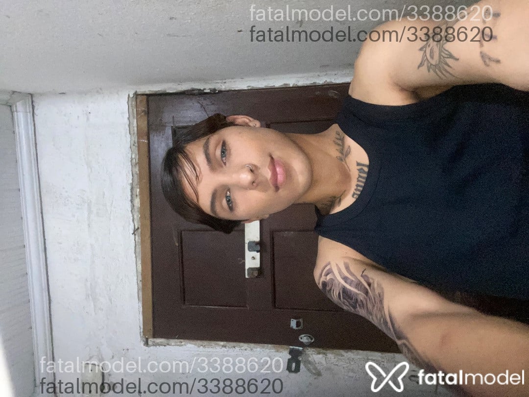 Acompanhante homem com cabelo castanho de olhos azuis - Rubyzinhaa