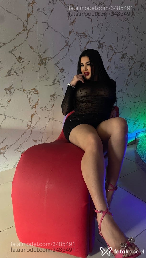 Acompanhante mulher com cabelo castanho de olhos mel - Aylla