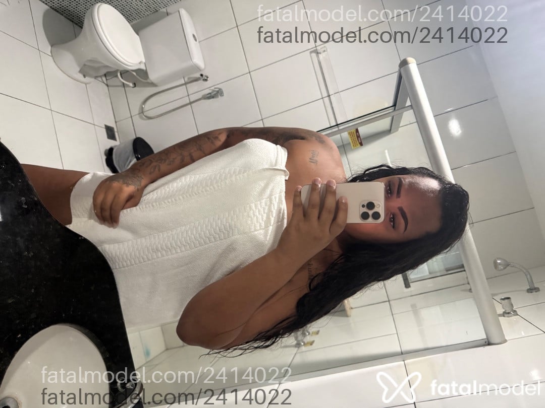 Acompanhante mulher trans ruiva (o) de olhos mel - Andressa
