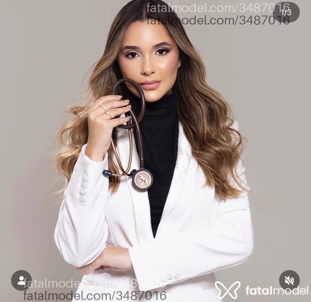 Acompanhante mulher com cabelo castanho de olhos castanhos - Ninaa