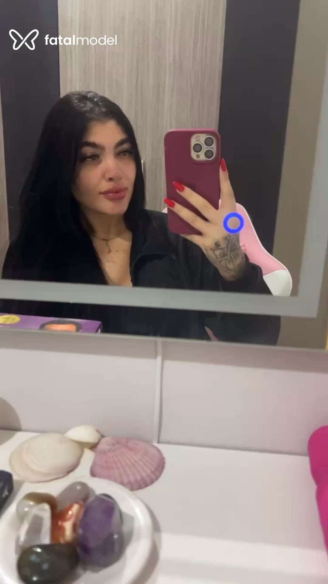 Acompanhante mulher morena (o) de olhos mel - Alice