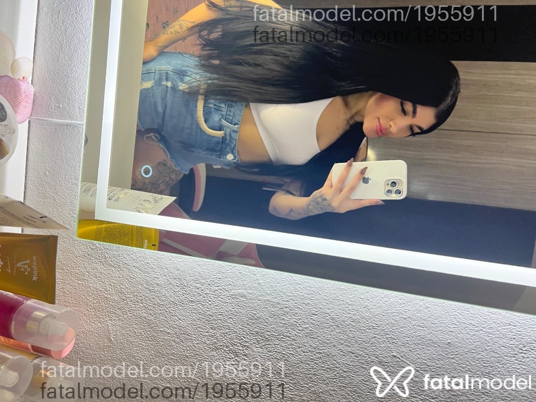 Acompanhante mulher morena (o) de olhos mel - Alice