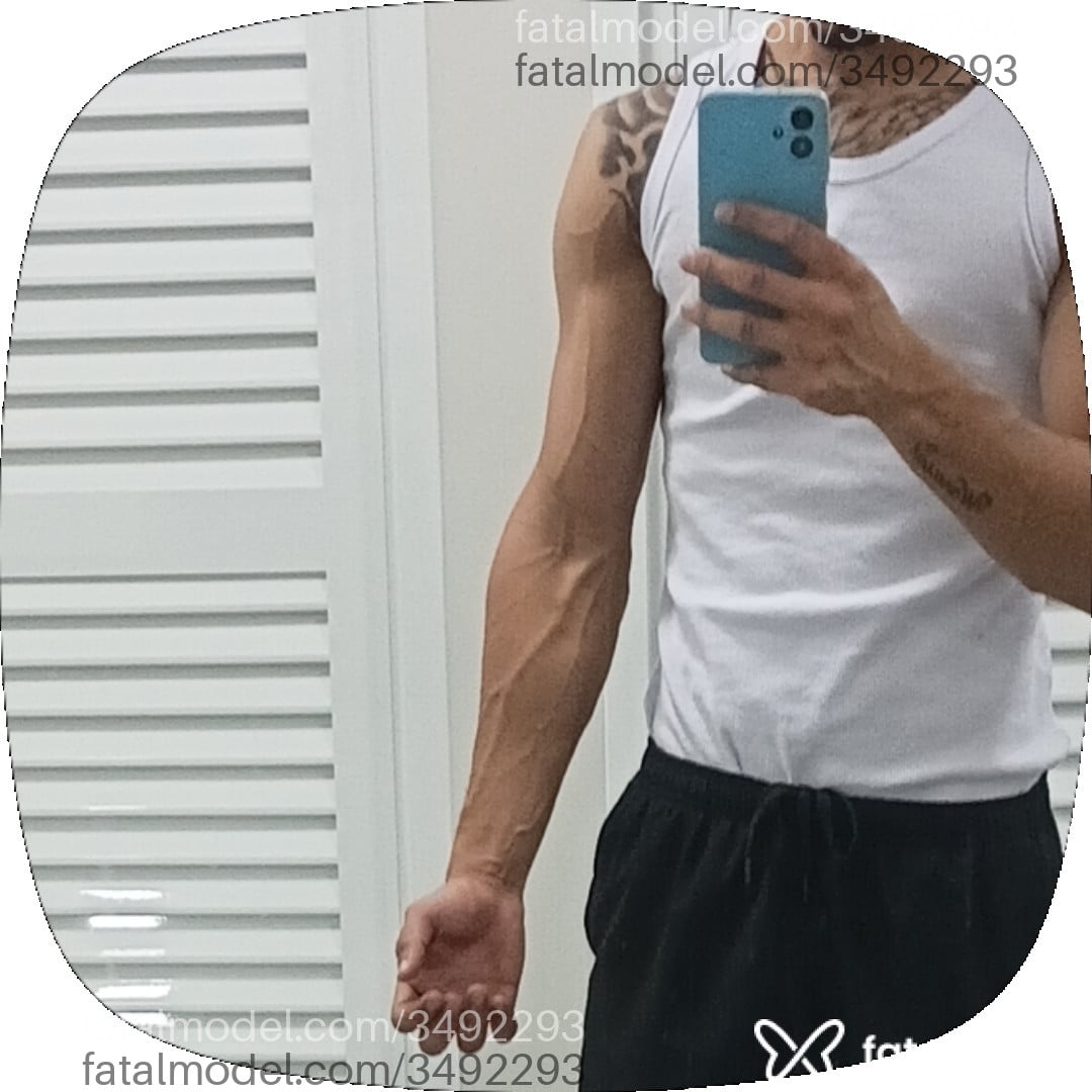 Acompanhante homem morena (o) de olhos castanhos - Marco