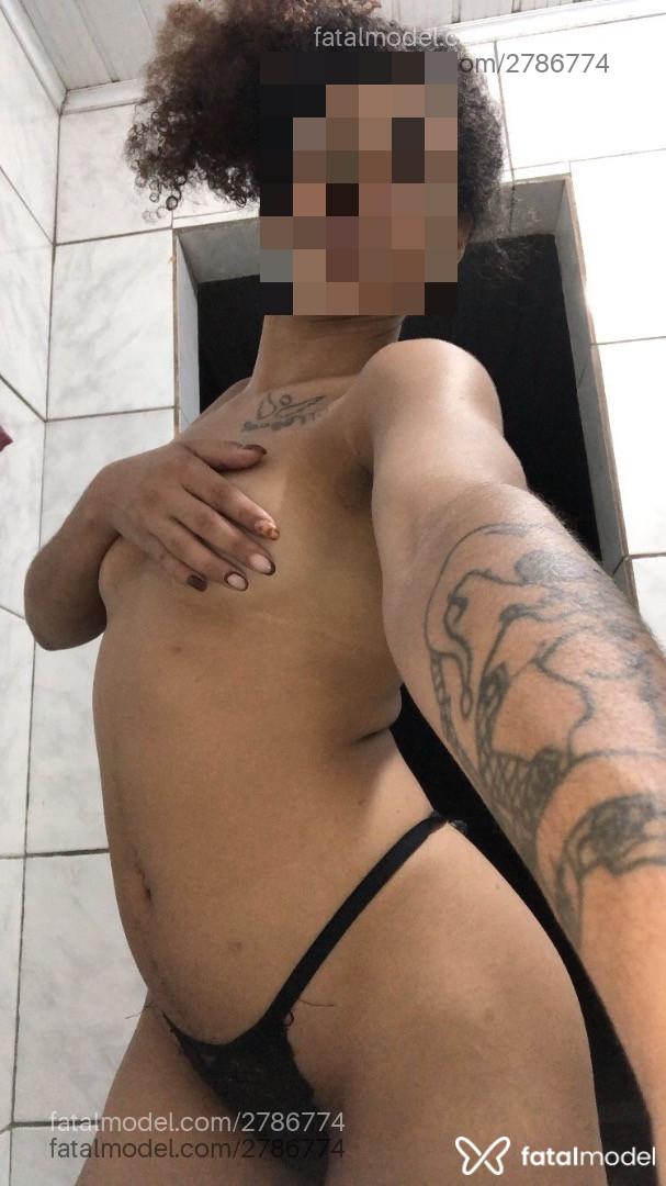 Acompanhante mulher com cabelo castanho de olhos pretos - Maria