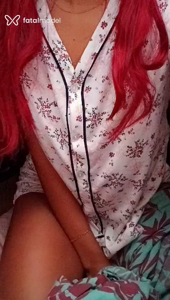 Acompanhante mulher ruiva (o) de olhos castanhos - Celine Noir