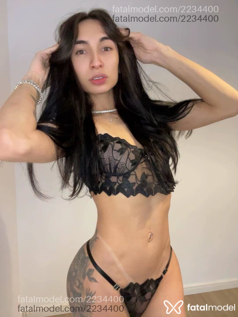 Acompanhante mulher trans morena (o) de olhos castanhos - Angel