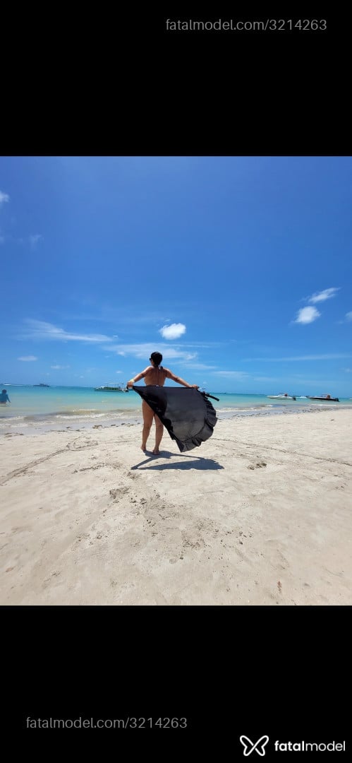 Acompanhante mulher morena (o) de olhos pretos - Morena