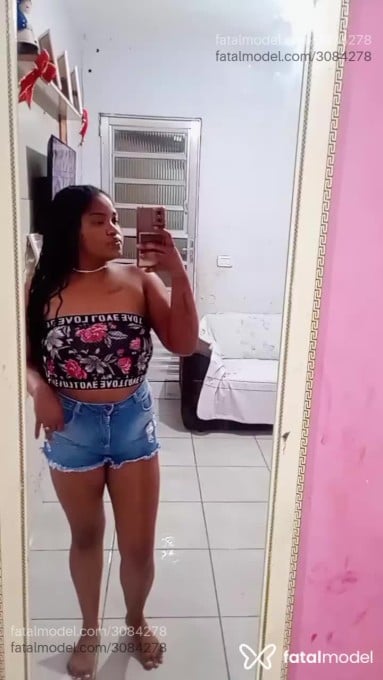 Acompanhante mulher morena (o) de olhos castanhos - Pretinhs Acompanhante mulher morena (o) de olhos castanhos - Pretinhs