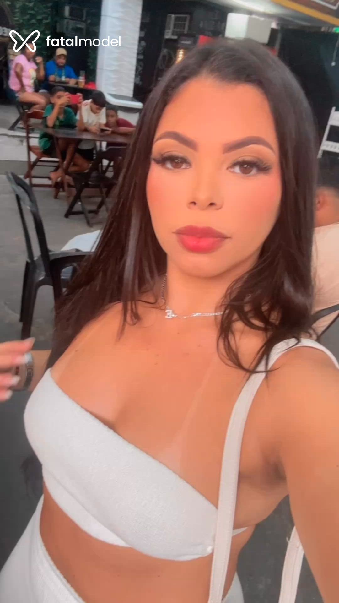 Acompanhante mulher loira (o) de olhos mel - Vivi Fernandes