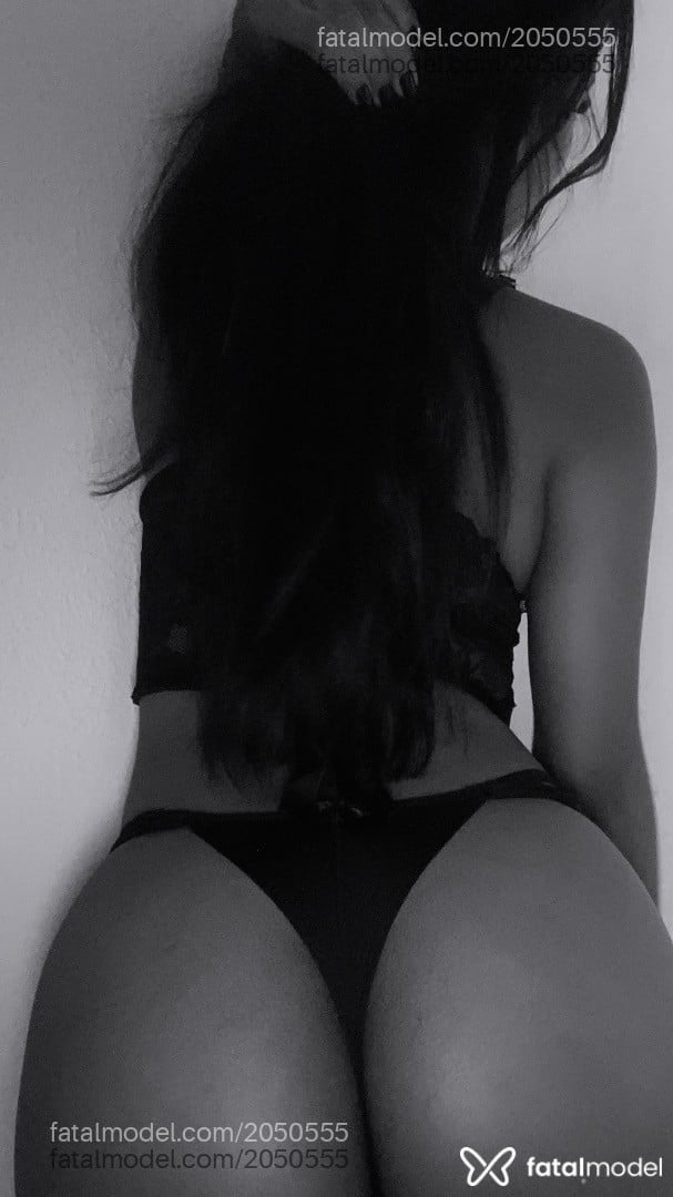 Acompanhante mulher morena (o) de olhos mel - Manuelli