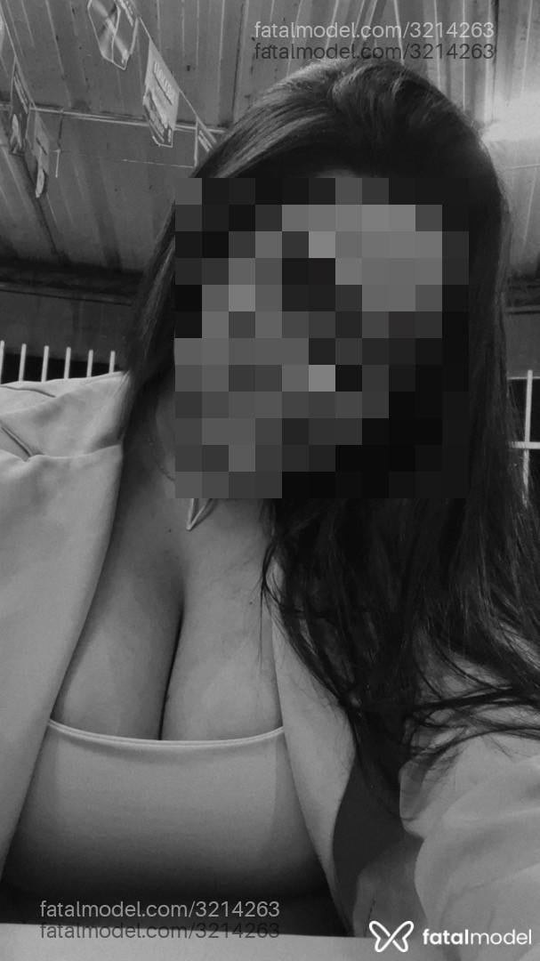 Acompanhante mulher morena (o) de olhos pretos - Morena