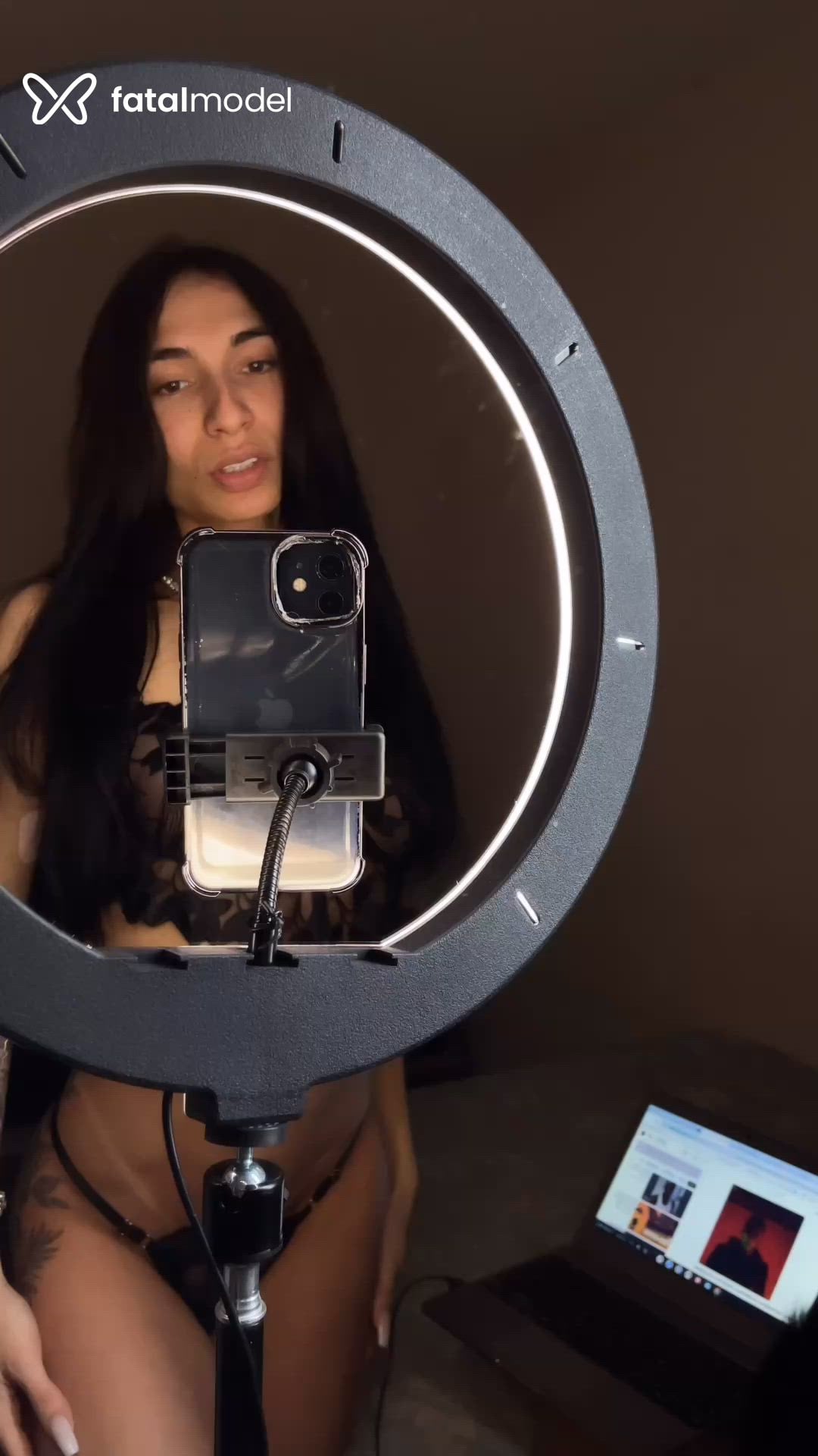 Acompanhante mulher trans morena (o) de olhos castanhos - Angel