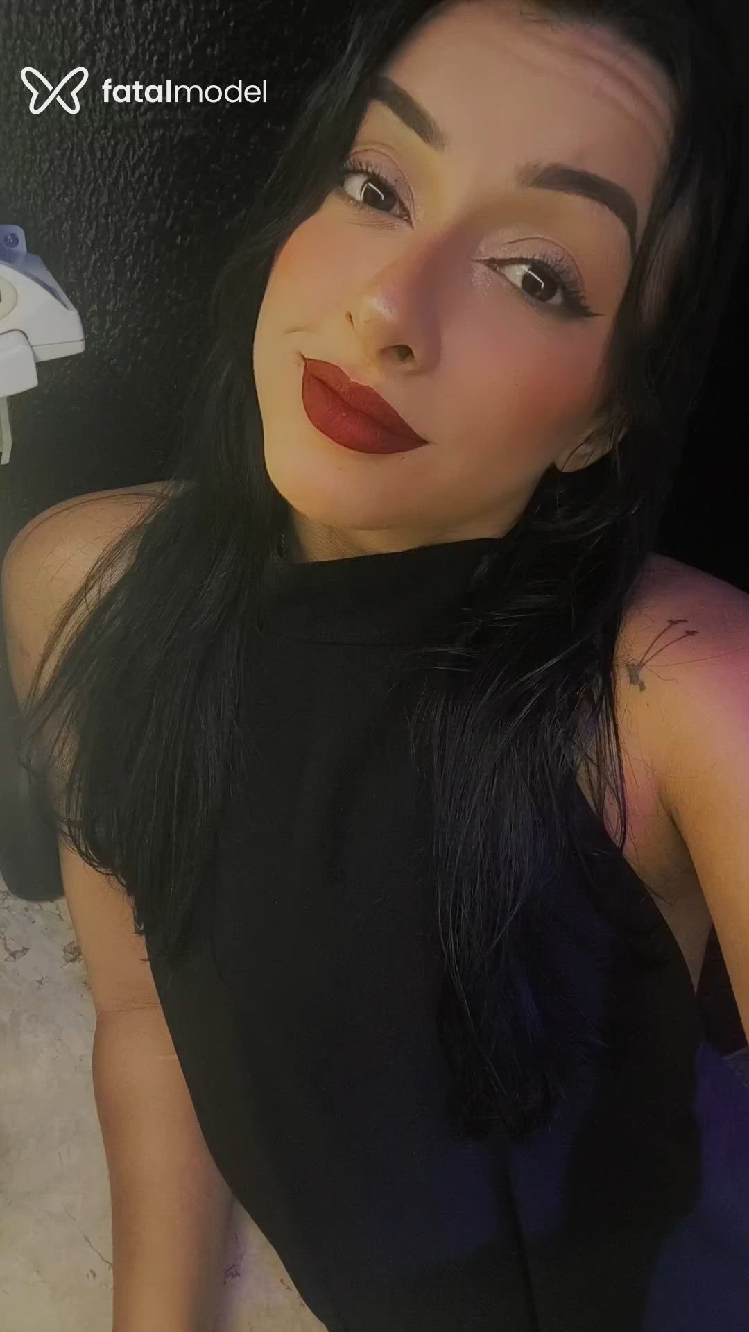 Acompanhante mulher morena (o) de olhos pretos - Cupim