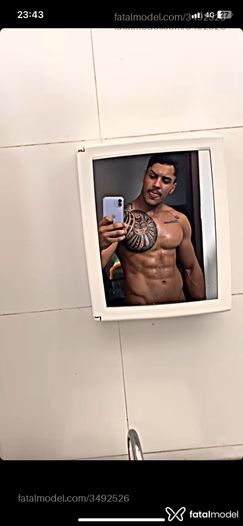 Acompanhante homem morena (o) de olhos castanhos - Felipe