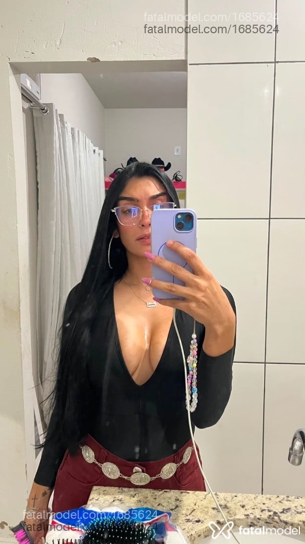 Acompanhante mulher morena (o) de olhos pretos - Bianca