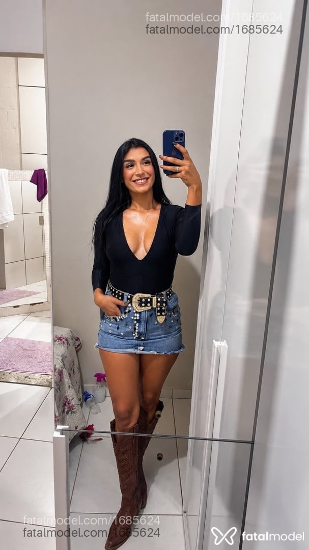 Acompanhante mulher morena (o) de olhos pretos - Bianca